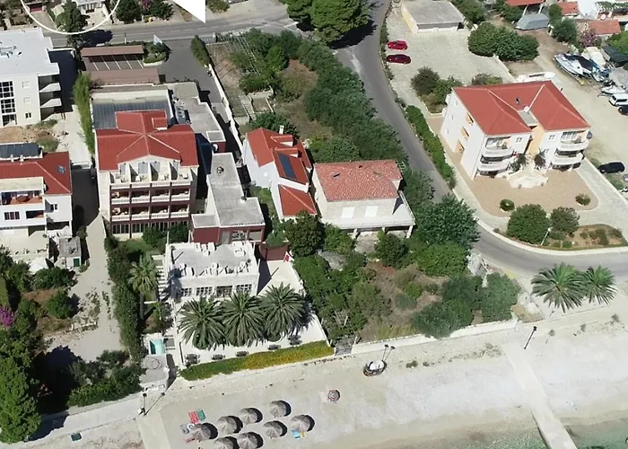 Apartments Frano I Franka By The Sea